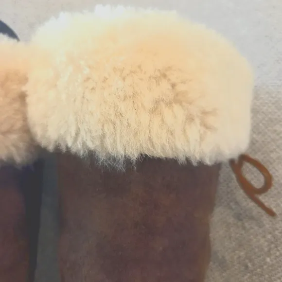Women's Ugg Suede  Sheepskin Lace Up Calf Boots  Australia Upside Size 6