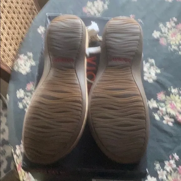 Women’s voinic sandals .new in box