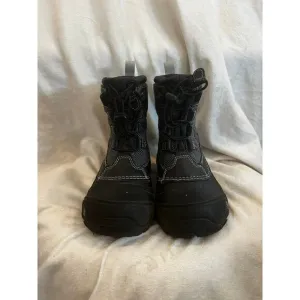 Youth 13 The North Face Alpenglow IV Black Snowboots