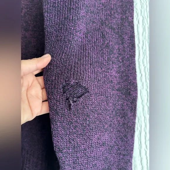 Yves Saint Laurent Unisex Vintage Sweater. 100% wool/Laine.