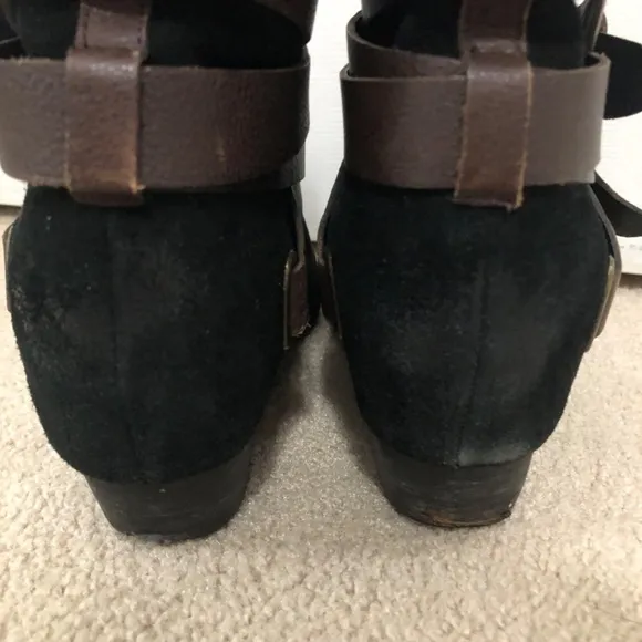 Zigi Girl Format Suede Leather Belt Buckle Straps Black Brown Ankle Boots Size 8