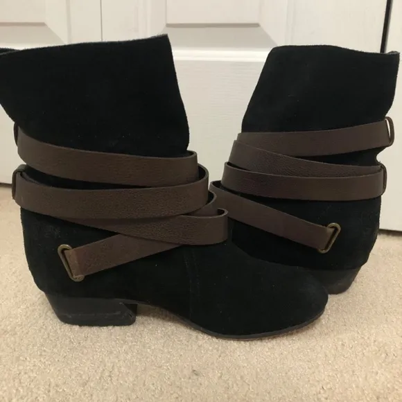 Zigi Girl Format Suede Leather Belt Buckle Straps Black Brown Ankle Boots Size 8