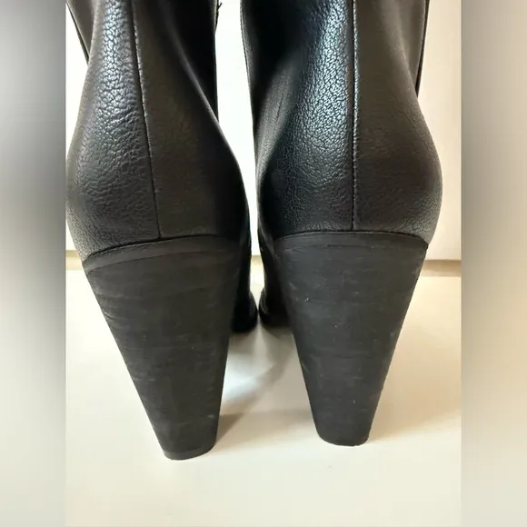 Zodiac Black Faux Leather Knee High Heel Boots Almond Toe‎ Heeled Size 11