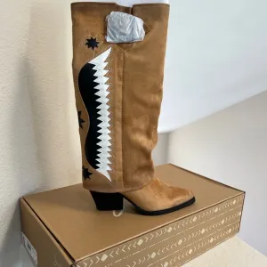 Zodiac Rowena Wings Western Boot Faux Suede Caramel‎ size 9.5